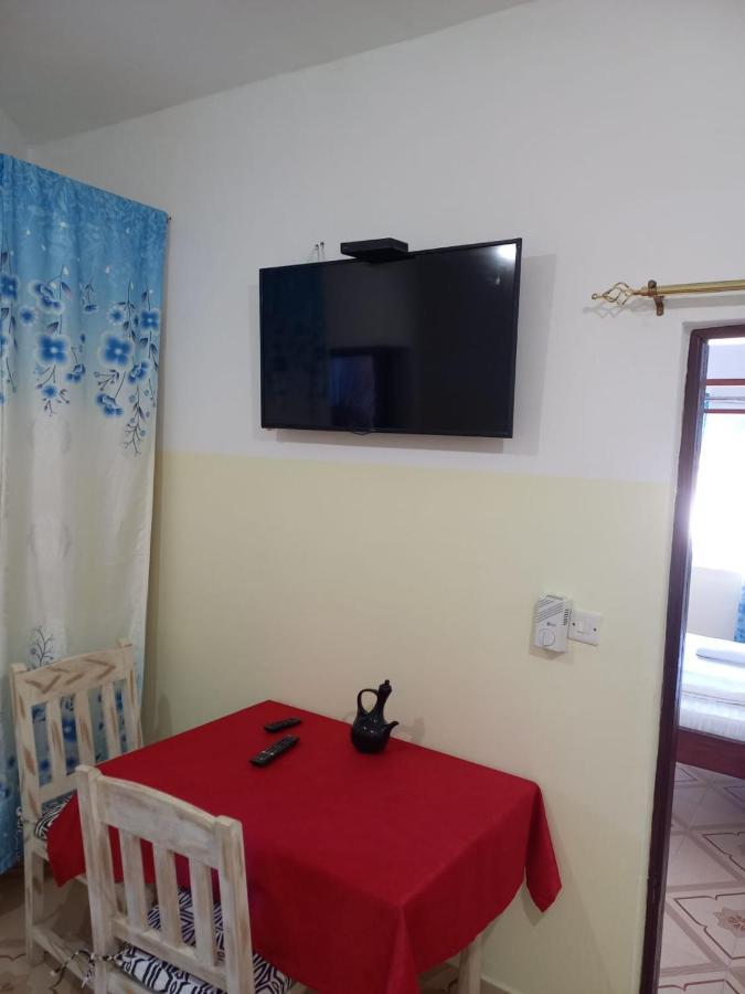 Rhino Apartment Watamu Buitenkant foto